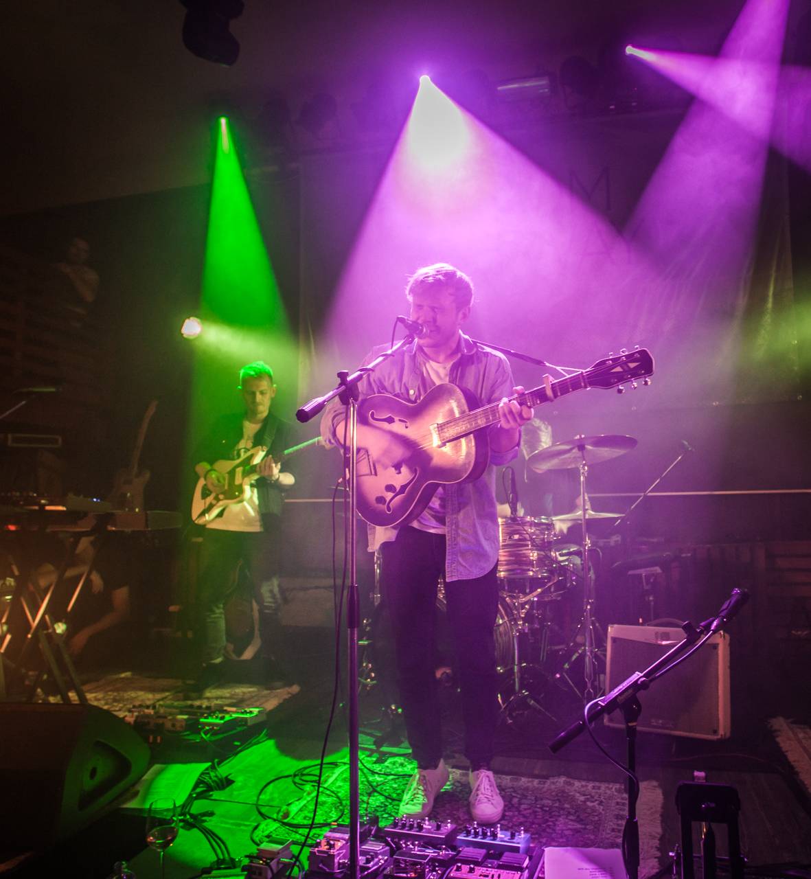 Thom Artway zazpíval v Plzni novinky z alba All I Know. Vyrazil i mezi diváky