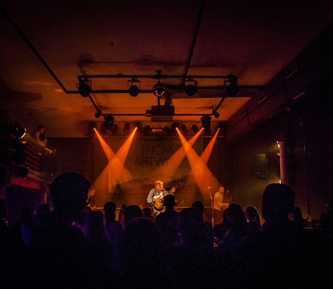 Thom Artway zazpíval v Plzni novinky z alba All I Know. Vyrazil i mezi diváky