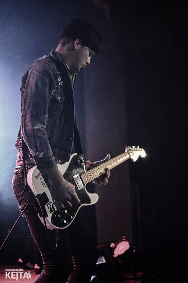 Králové punkového kabaretu The Adicts se vrátili do Prahy