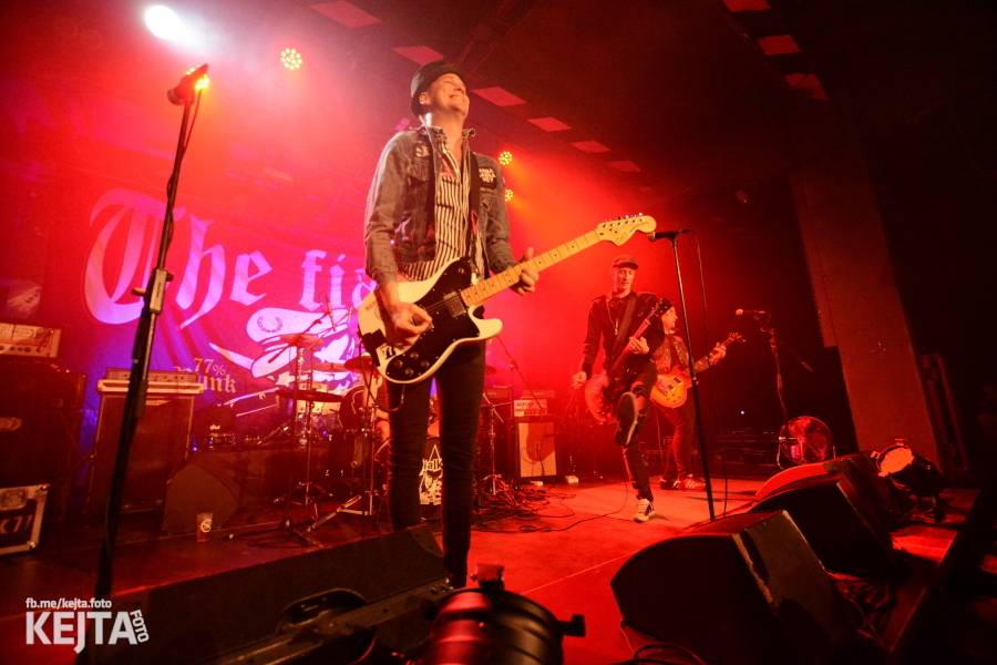 Králové punkového kabaretu The Adicts se vrátili do Prahy