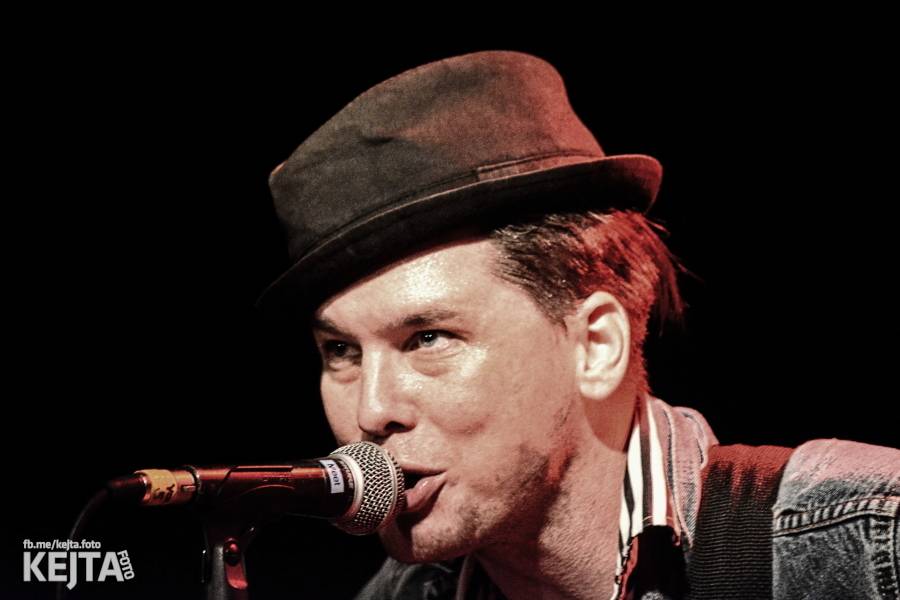 Králové punkového kabaretu The Adicts se vrátili do Prahy