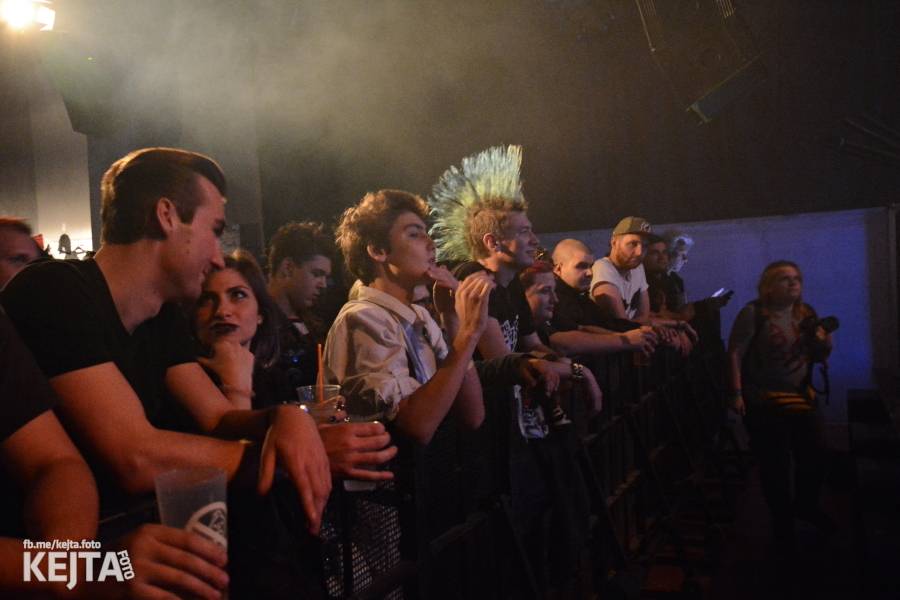 Králové punkového kabaretu The Adicts se vrátili do Prahy