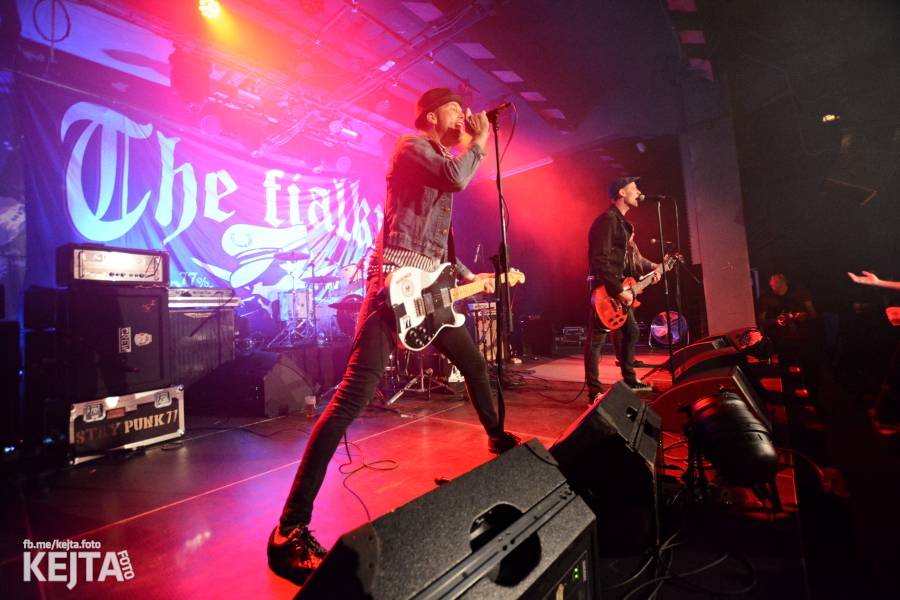 Králové punkového kabaretu The Adicts se vrátili do Prahy