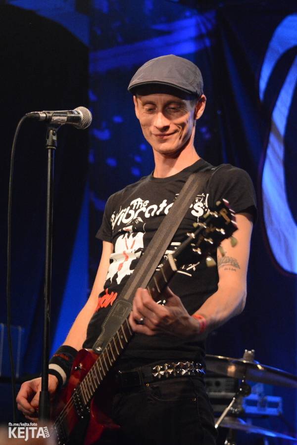 Králové punkového kabaretu The Adicts se vrátili do Prahy