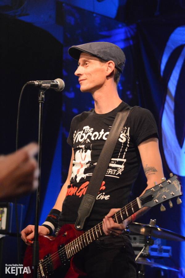 Králové punkového kabaretu The Adicts se vrátili do Prahy