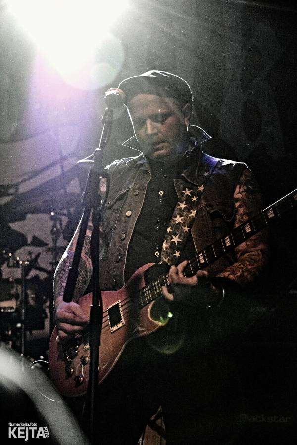 Králové punkového kabaretu The Adicts se vrátili do Prahy