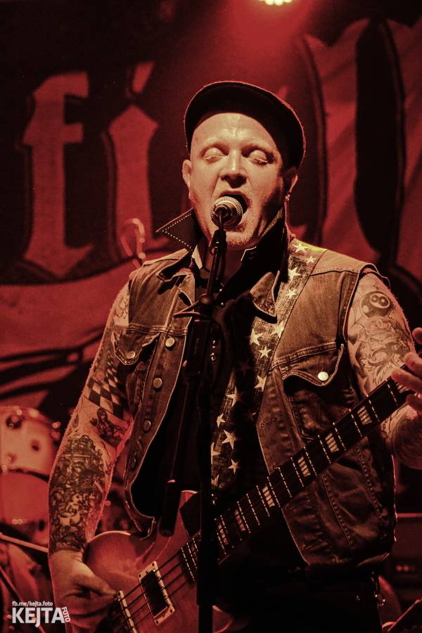 Králové punkového kabaretu The Adicts se vrátili do Prahy