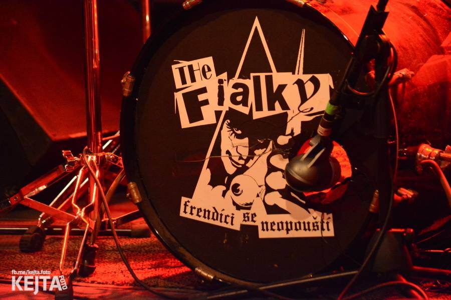 Králové punkového kabaretu The Adicts se vrátili do Prahy