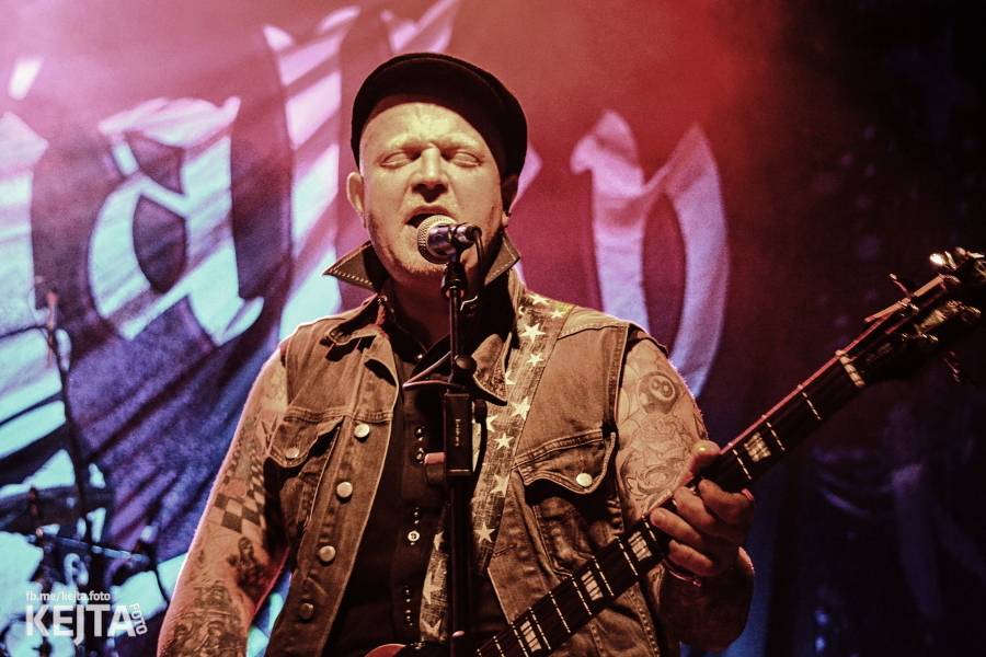 Králové punkového kabaretu The Adicts se vrátili do Prahy