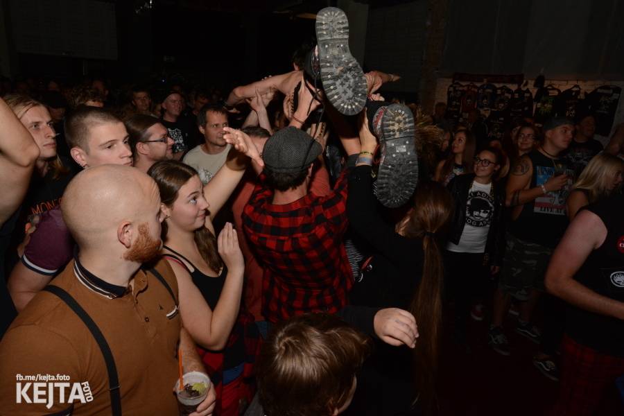 Králové punkového kabaretu The Adicts se vrátili do Prahy