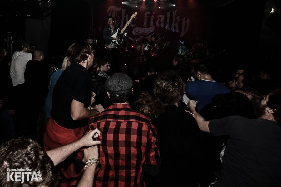 Králové punkového kabaretu The Adicts se vrátili do Prahy