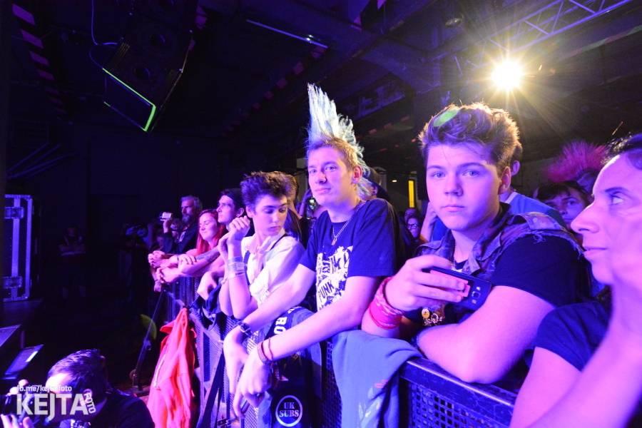 Králové punkového kabaretu The Adicts se vrátili do Prahy