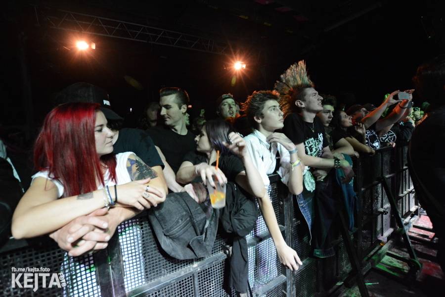 Králové punkového kabaretu The Adicts se vrátili do Prahy