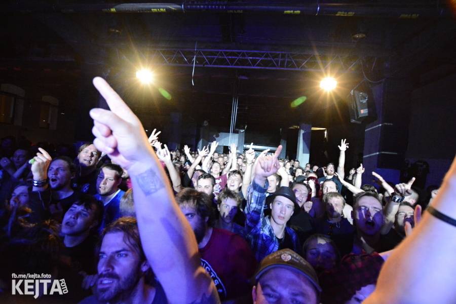 Králové punkového kabaretu The Adicts se vrátili do Prahy