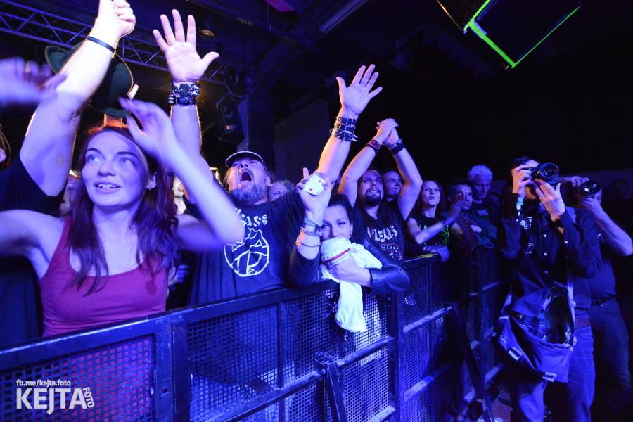 Králové punkového kabaretu The Adicts se vrátili do Prahy