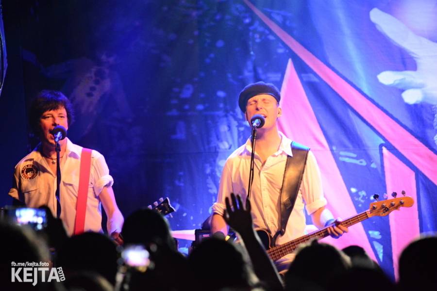 Králové punkového kabaretu The Adicts se vrátili do Prahy