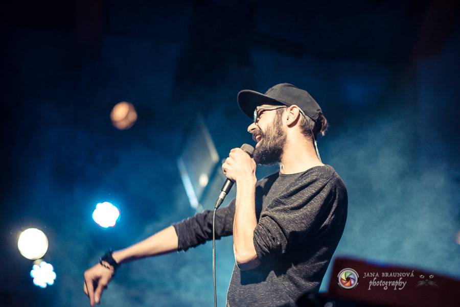 Fast Food Orchestra rozjeli v plzeňské Buena Vistě veselý taneční večírek