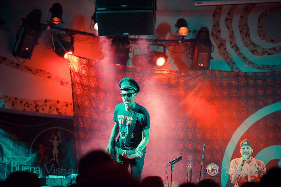 Fast Food Orchestra rozjeli v plzeňské Buena Vistě veselý taneční večírek