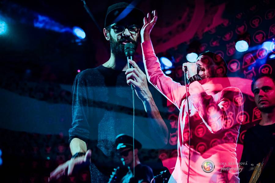 Fast Food Orchestra rozjeli v plzeňské Buena Vistě veselý taneční večírek