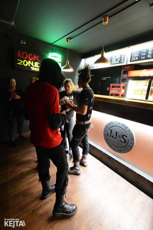 Deset let Pogo tour: SPS a E!E odstartovali svou tradiční šňůru v pražském Rock Café