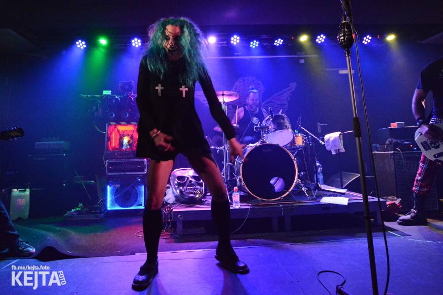 Deset let Pogo tour: SPS a E!E odstartovali svou tradiční šňůru v pražském Rock Café