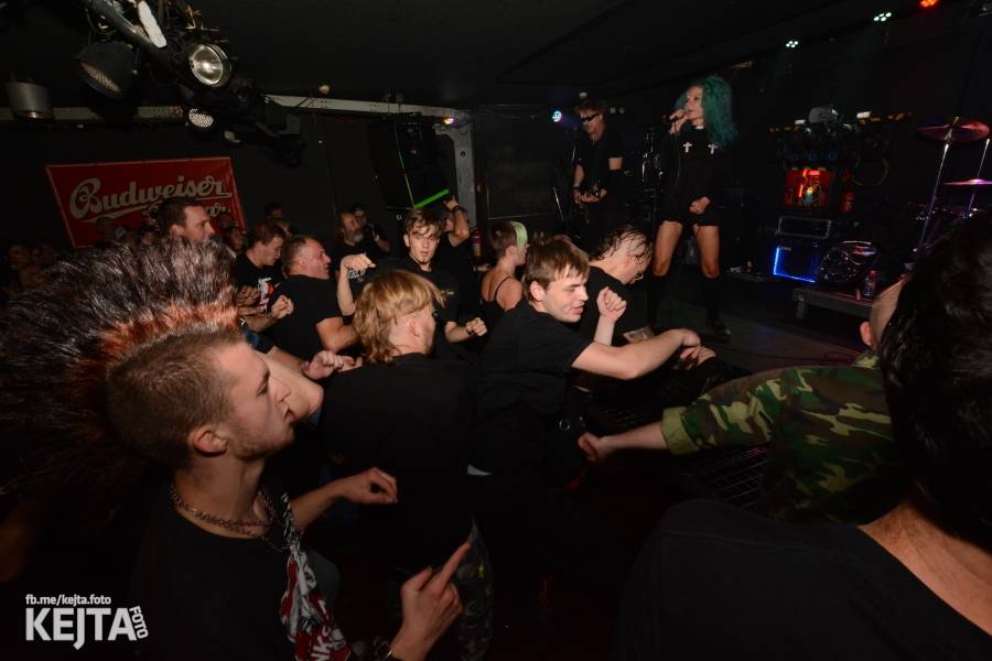 Deset let Pogo tour: SPS a E!E odstartovali svou tradiční šňůru v pražském Rock Café