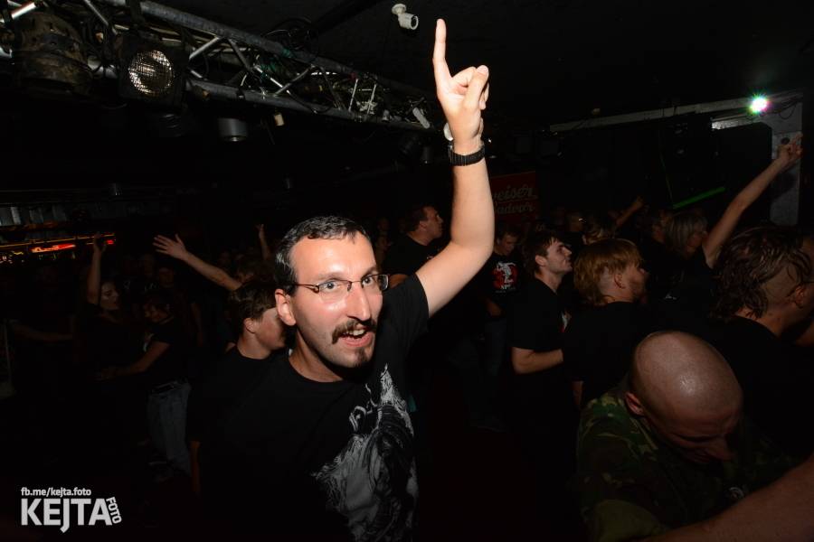 Deset let Pogo tour: SPS a E!E odstartovali svou tradiční šňůru v pražském Rock Café