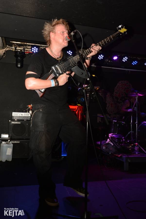 Deset let Pogo tour: SPS a E!E odstartovali svou tradiční šňůru v pražském Rock Café