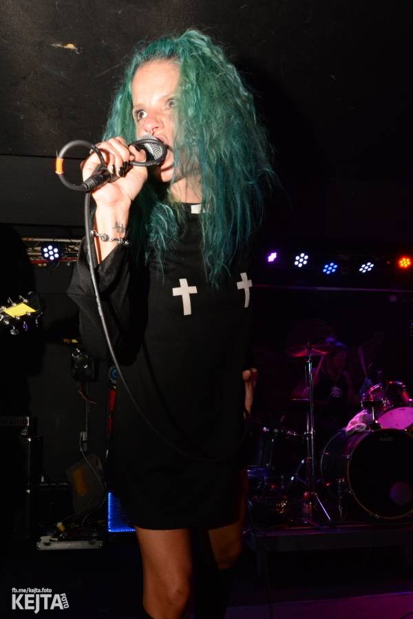 Deset let Pogo tour: SPS a E!E odstartovali svou tradiční šňůru v pražském Rock Café