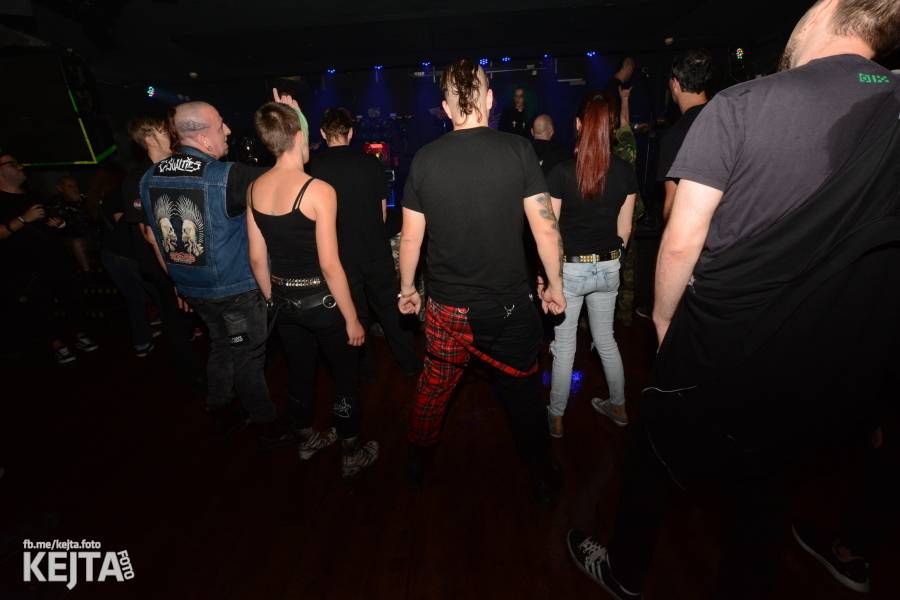 Deset let Pogo tour: SPS a E!E odstartovali svou tradiční šňůru v pražském Rock Café