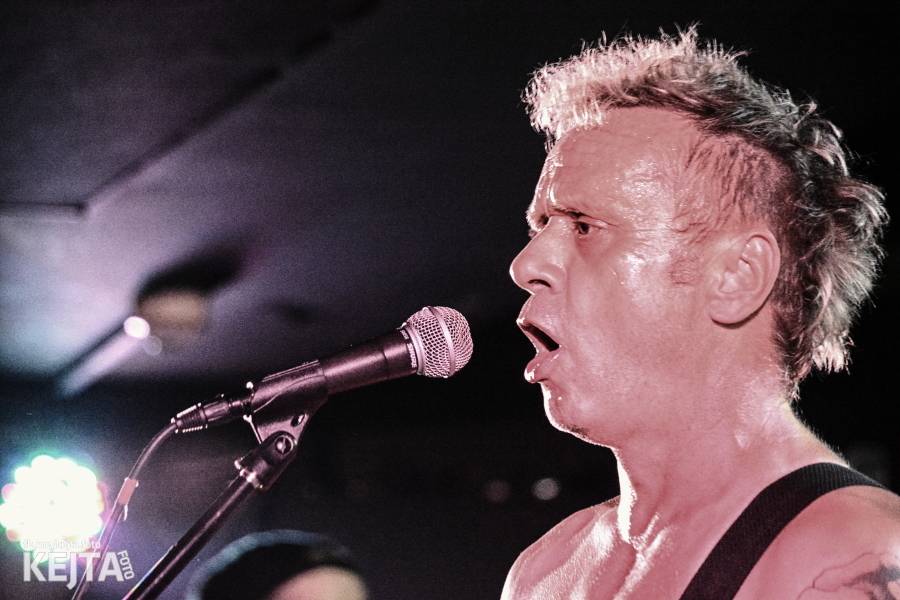 Deset let Pogo tour: SPS a E!E odstartovali svou tradiční šňůru v pražském Rock Café