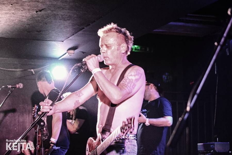 Deset let Pogo tour: SPS a E!E odstartovali svou tradiční šňůru v pražském Rock Café