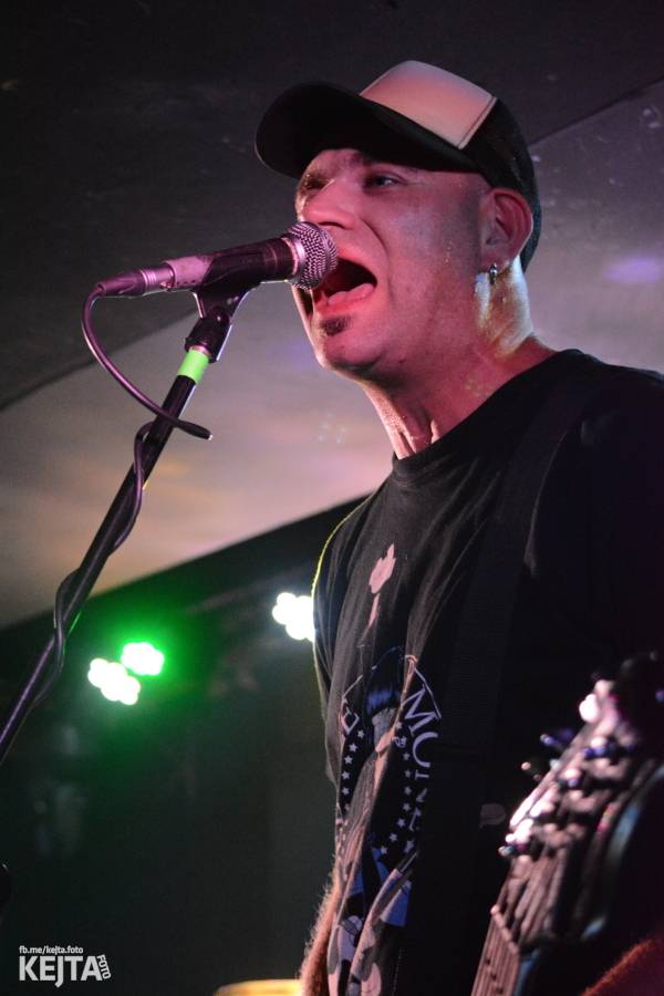 Deset let Pogo tour: SPS a E!E odstartovali svou tradiční šňůru v pražském Rock Café