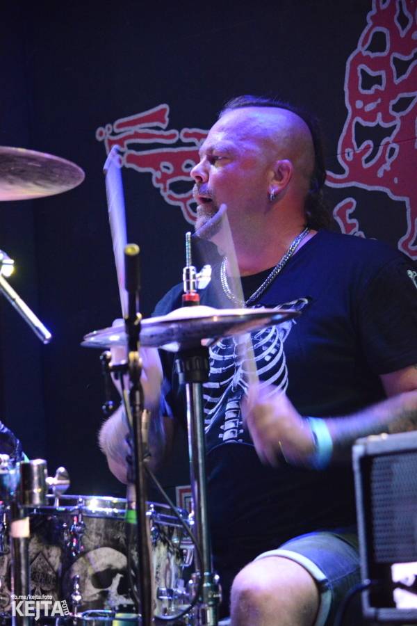 Deset let Pogo tour: SPS a E!E odstartovali svou tradiční šňůru v pražském Rock Café