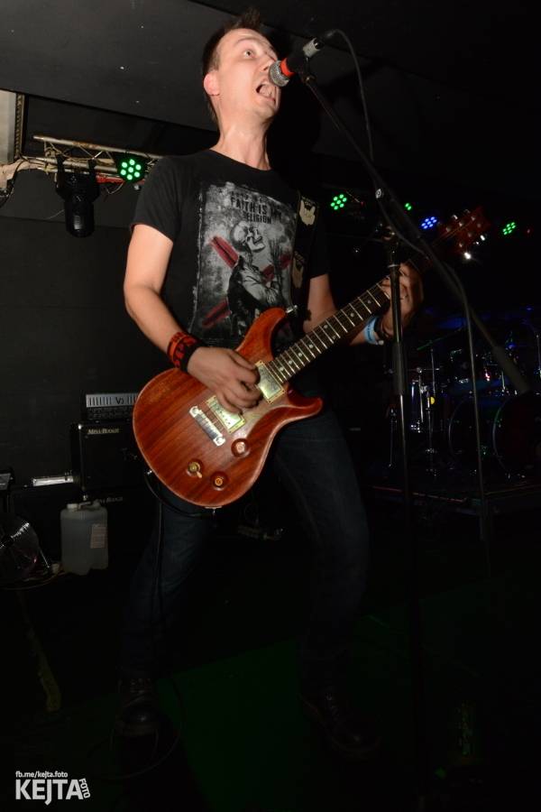 Deset let Pogo tour: SPS a E!E odstartovali svou tradiční šňůru v pražském Rock Café