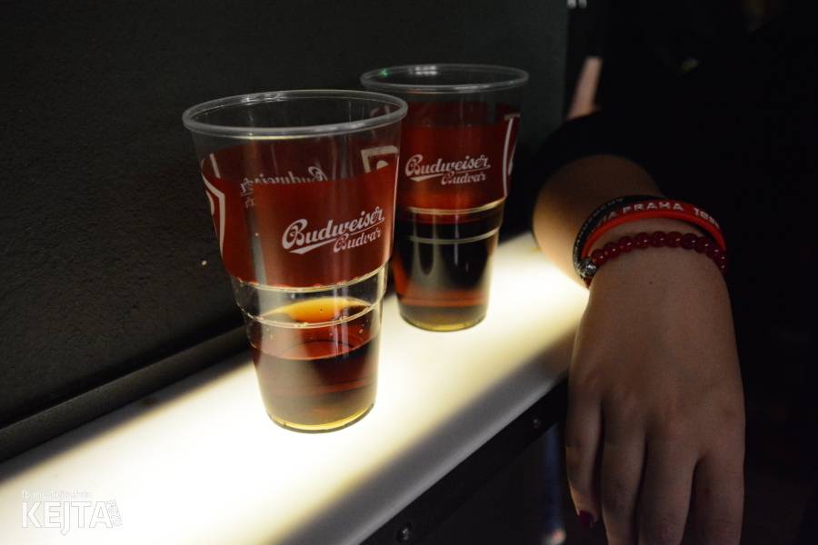 Deset let Pogo tour: SPS a E!E odstartovali svou tradiční šňůru v pražském Rock Café