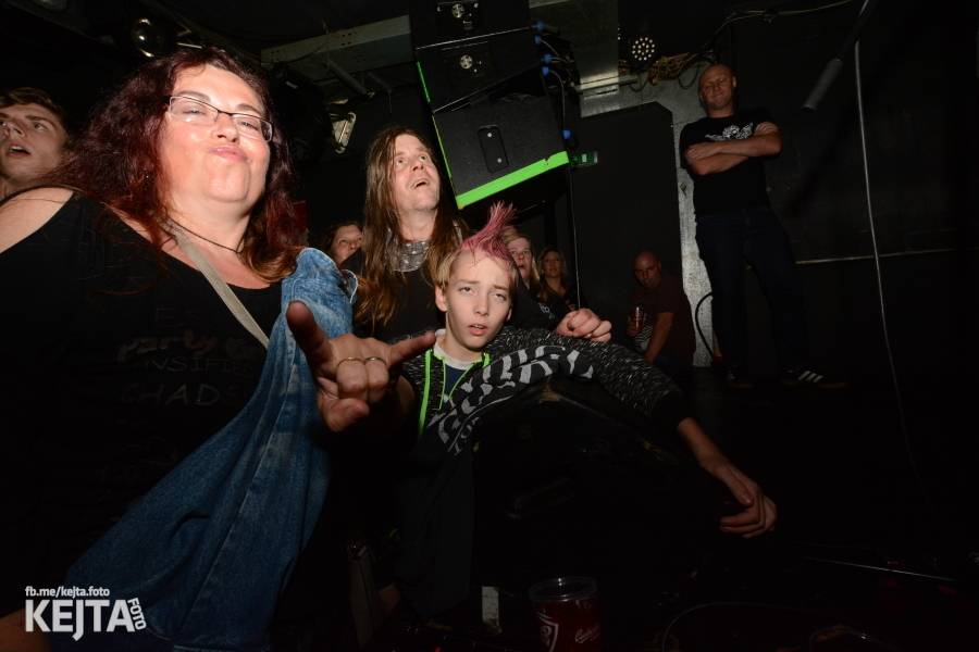 Deset let Pogo tour: SPS a E!E odstartovali svou tradiční šňůru v pražském Rock Café