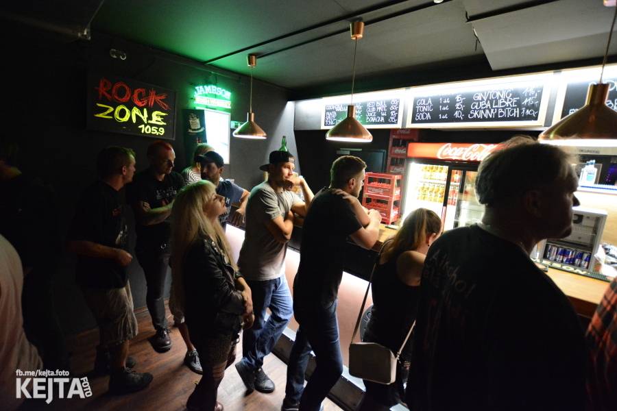 Deset let Pogo tour: SPS a E!E odstartovali svou tradiční šňůru v pražském Rock Café