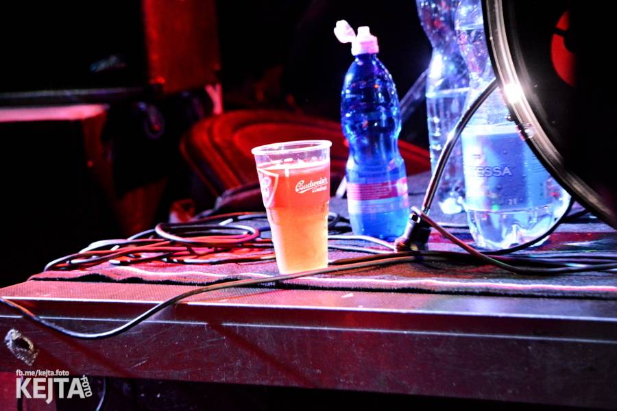 Deset let Pogo tour: SPS a E!E odstartovali svou tradiční šňůru v pražském Rock Café