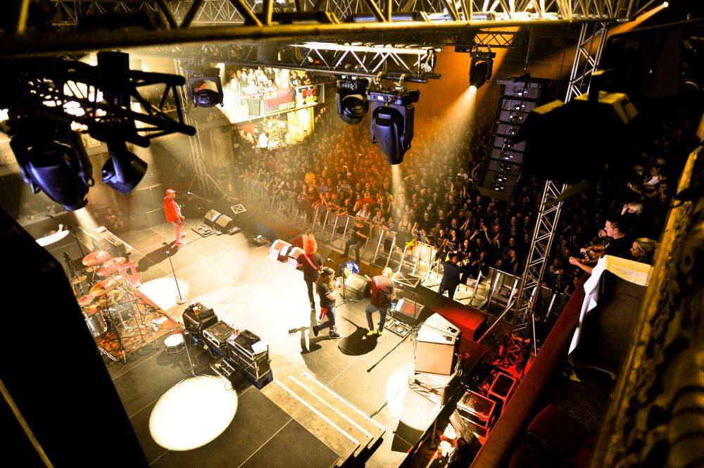 Harlej vítala beznadějně vyprodaná Lucerna, s Petrou Janů zavzpomínal na Vláďu Šafránka