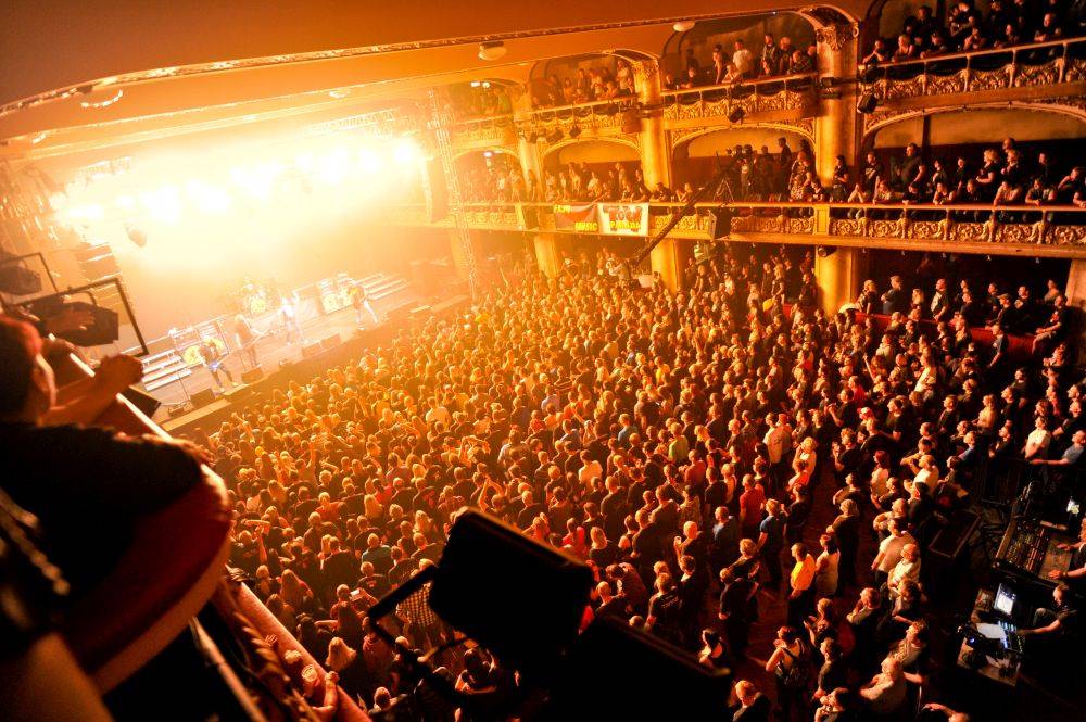 Harlej vítala beznadějně vyprodaná Lucerna, s Petrou Janů zavzpomínal na Vláďu Šafránka