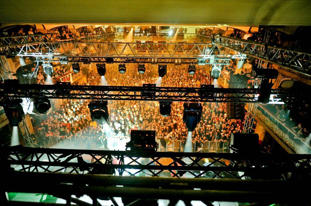 Harlej vítala beznadějně vyprodaná Lucerna, s Petrou Janů zavzpomínal na Vláďu Šafránka