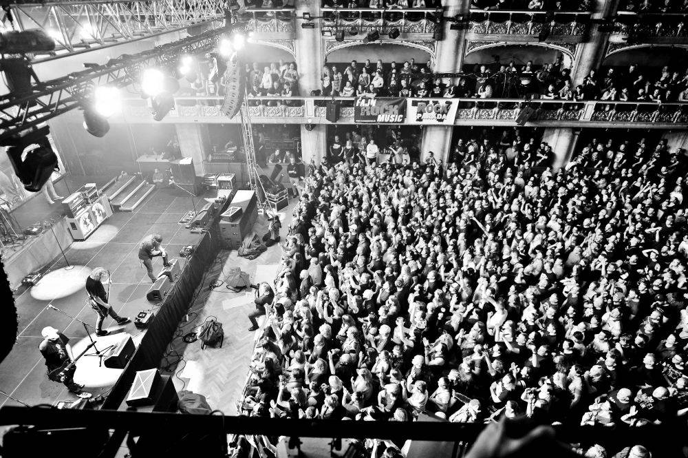 Harlej vítala beznadějně vyprodaná Lucerna, s Petrou Janů zavzpomínal na Vláďu Šafránka