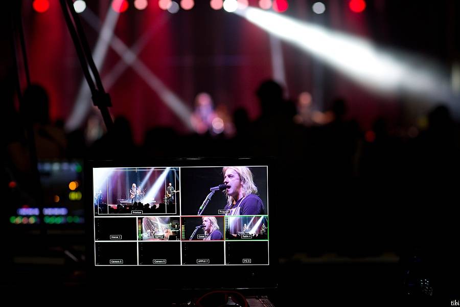 Jirka Mádl moderoval koncert pro Arpidu 