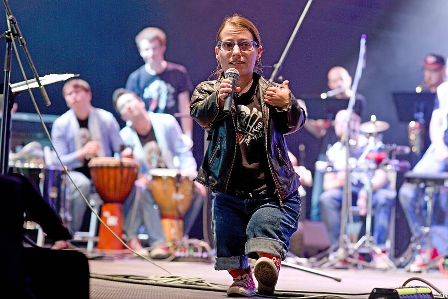 Jirka Mádl moderoval koncert pro Arpidu 