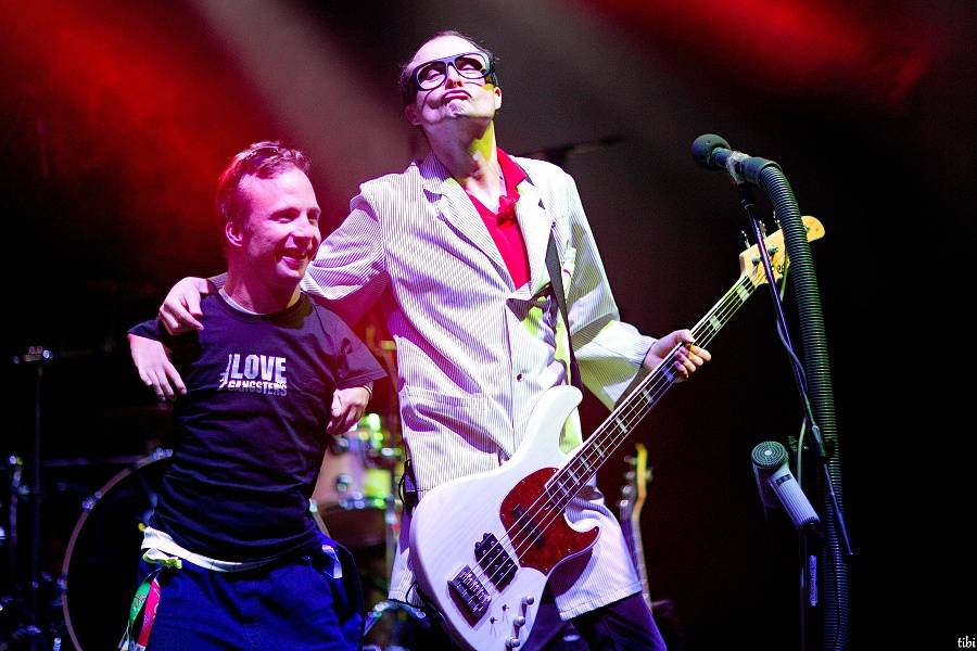 Jirka Mádl moderoval koncert pro Arpidu 