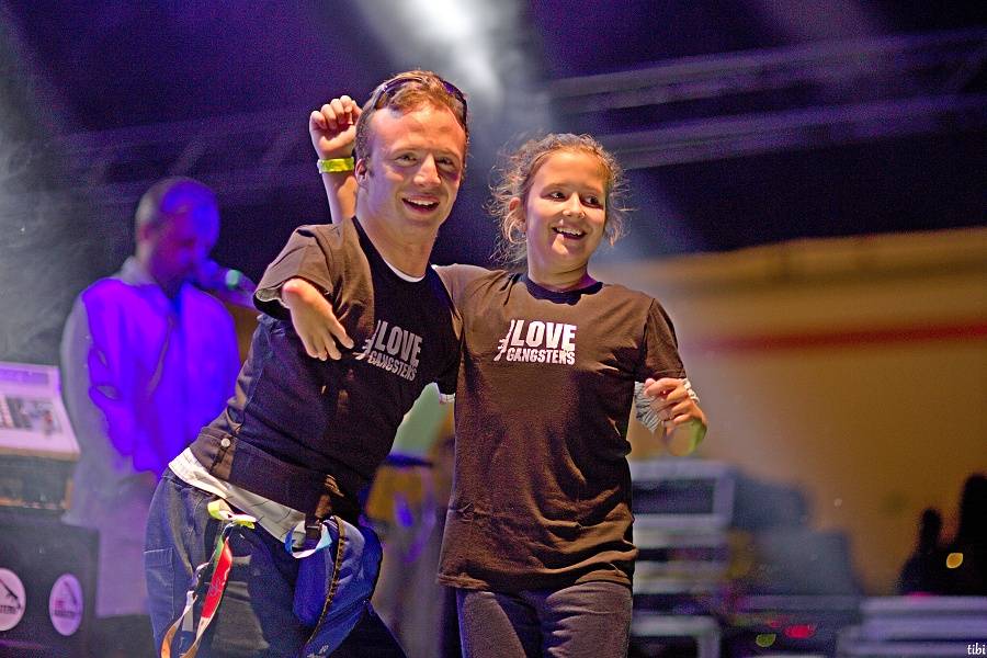 Jirka Mádl moderoval koncert pro Arpidu 