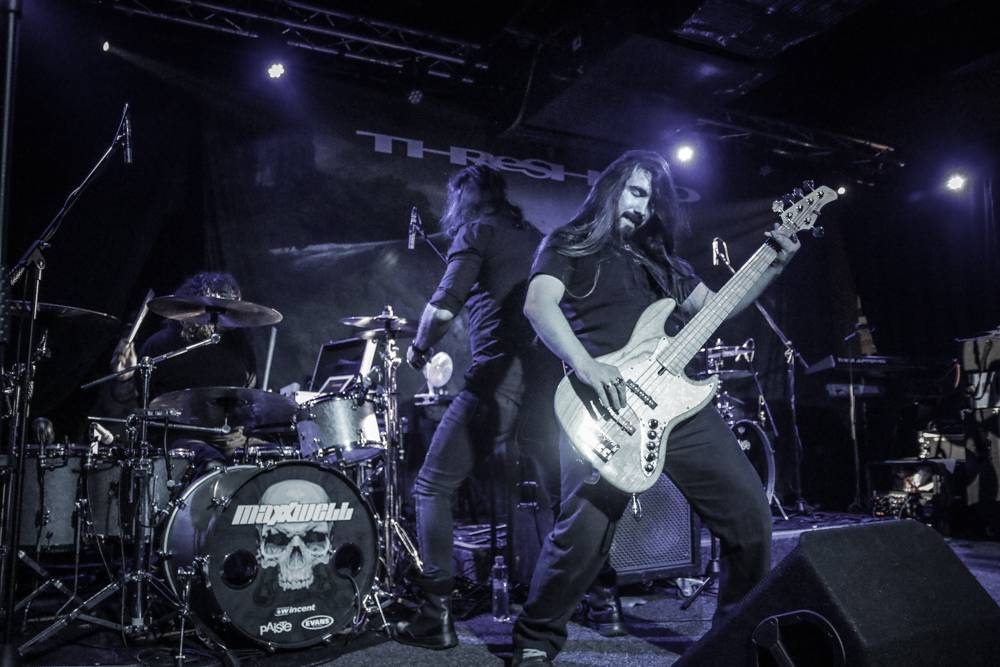 Threshold v Praze aneb Progrockový večer v Nové Chmelnici