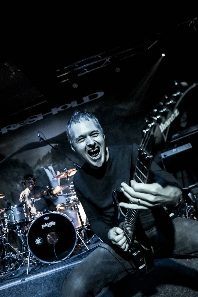 Threshold v Praze aneb Progrockový večer v Nové Chmelnici