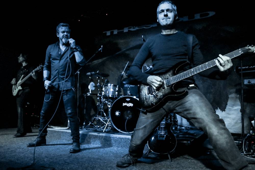 Threshold v Praze aneb Progrockový večer v Nové Chmelnici